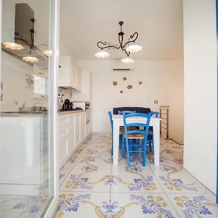 Etoiles جويا تورو